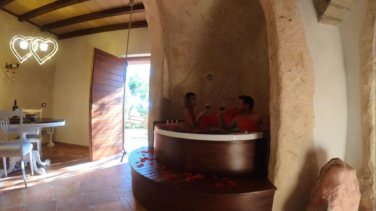 Il Giardino Dei Flintstones B&B Черветере Экстерьер фото