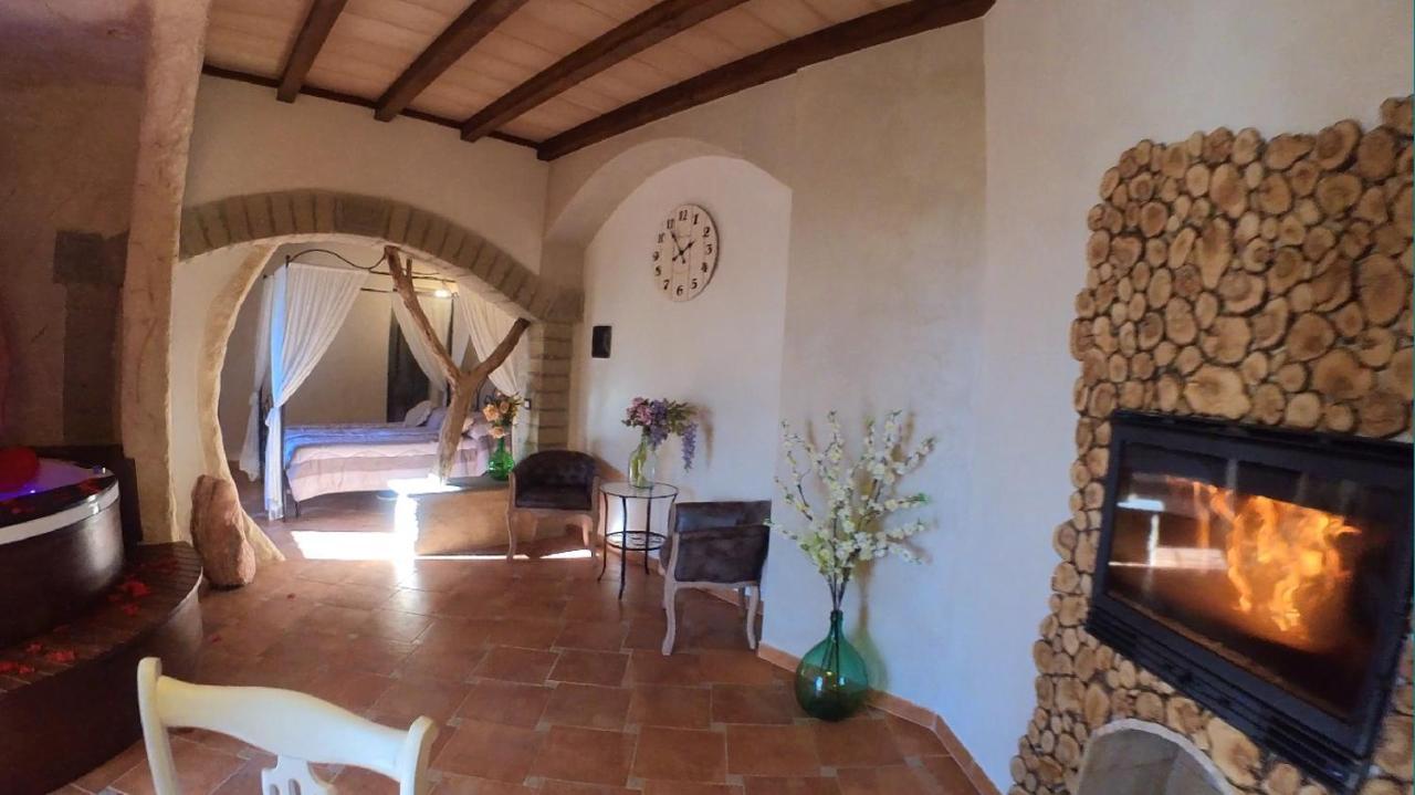 Il Giardino Dei Flintstones B&B Черветере Экстерьер фото