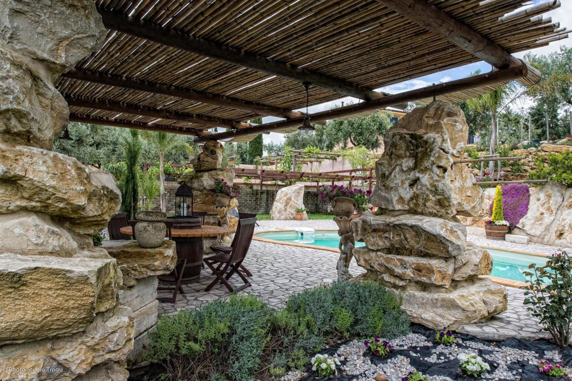 Il Giardino Dei Flintstones B&B Черветере Экстерьер фото
