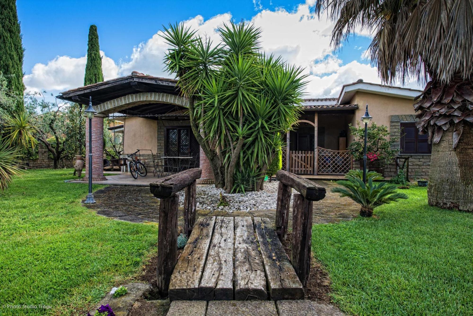 Il Giardino Dei Flintstones B&B Черветере Экстерьер фото