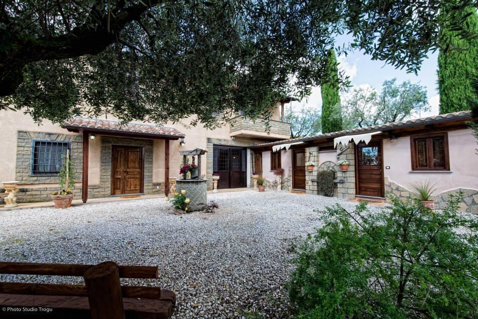 Il Giardino Dei Flintstones B&B Черветере Экстерьер фото