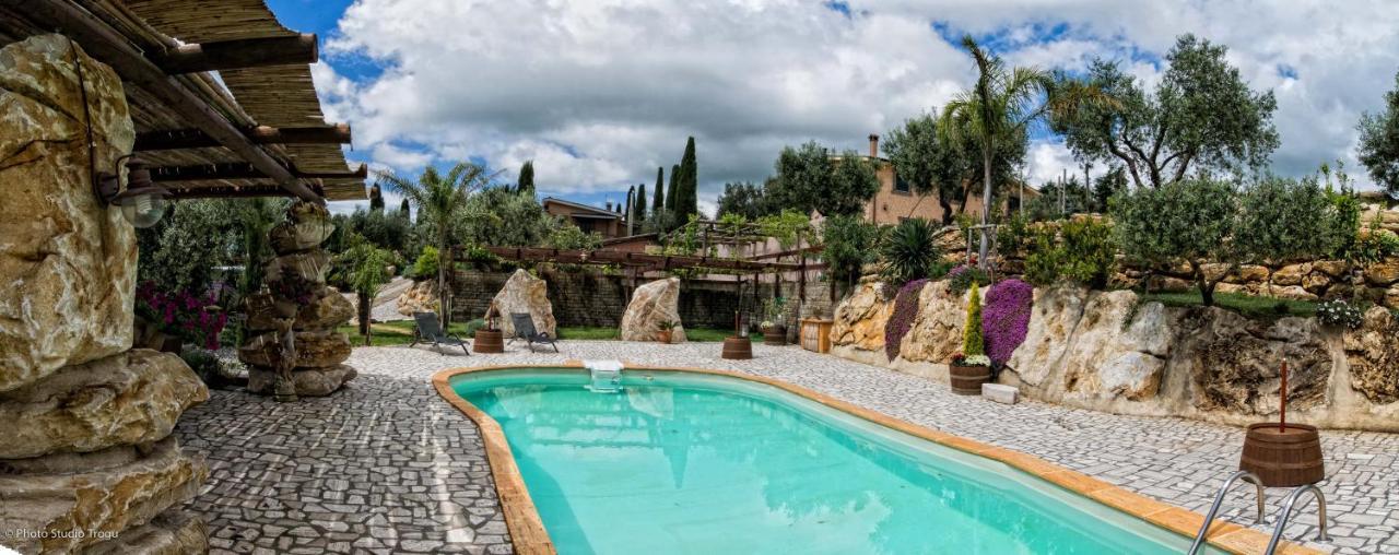 Il Giardino Dei Flintstones B&B Черветере Экстерьер фото