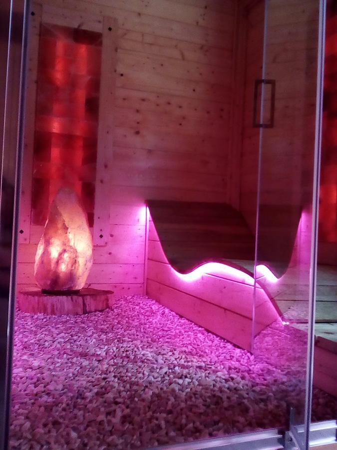 Il Giardino Dei Flintstones B&B Черветере Экстерьер фото